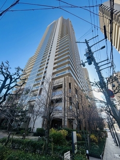 コムズシティ野江Ｄ棟の外観