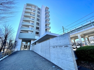 グレーシアシティ横濱いずみ中央フロントコートの外観