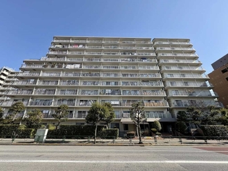 東大島ハイライズの外観