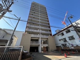 ベレッツァ尼崎の外観