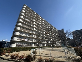 小阪パークハイツ弐号棟の外観