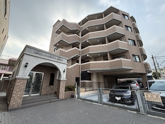 ロイヤルマンション別府六の外観