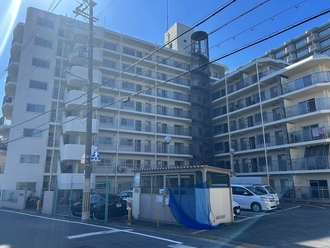 鶴見日光ハイツの外観