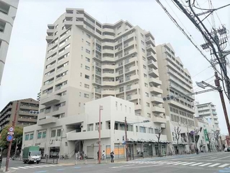 アミング潮江イーストＡ参棟の外観