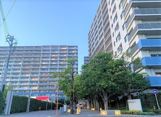 グランシンフォニアEASTの外観