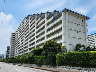 東建検見川マンションＢ棟の外観