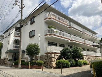 御影野村ハイツＥ棟１０２号室の外観