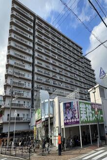 藤和市岡ハイタウンの外観