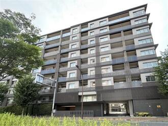 プレミスト京都西院の外観