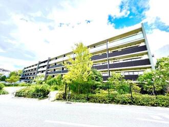 プレミスト菊名の外観