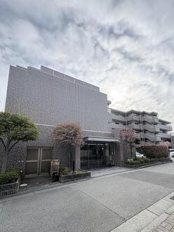 ローレルコート塚口町の外観