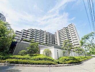 モンセーヌ住吉川公園1番館の外観