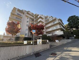 ファミール青谷の外観