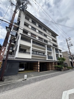 イーグルコート伏見桃山の外観