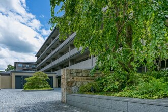 ザ・パークハウス京都鴨川御所東の外観