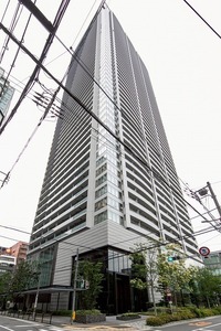 大阪ひびきの街　ザ・サンクタスタワーの外観