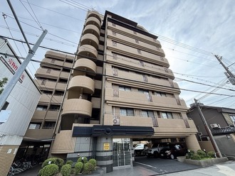 ふぁみーゆ勝山の外観