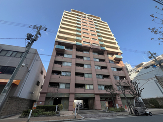 ファミール心斎橋EASTの外観