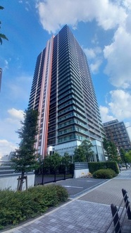 なんばグランドマスターズタワー（NAMBA GMT）の外観