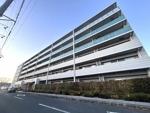 プレサンスロジェ大津瀬田レイクフロントの外観