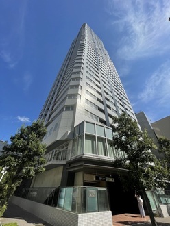 Dグラフォート大阪N.Y.タワー HIGOBASHIの外観