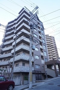 ロータリー宝塚南口の外観