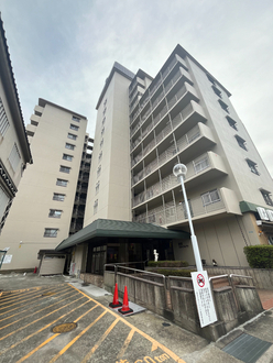 西宮スカイハイツの外観