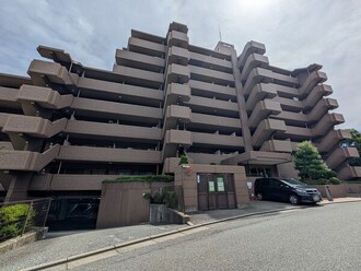 ダイアパレス宝塚月見山の外観