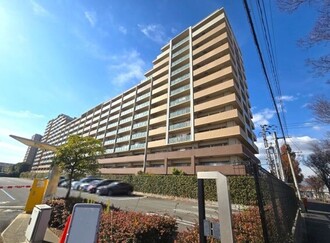 ロイヤルアーク甲子園フローレスの外観