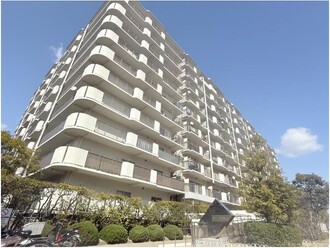 パレス南塚口　2号棟の外観