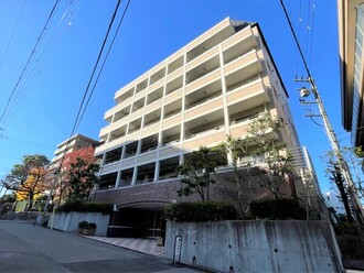 ロイヤルグラン夙川の外観