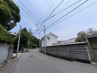 ②