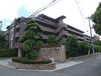 ルネ芦屋川ロザリウムの外観
