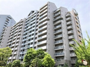 RICイーストコート4番街9番館の外観