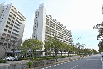 RICイーストコート7番街1番館の外観