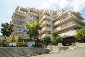 ファミール青谷の外観