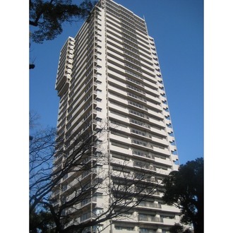 セントラルガーデンタワーの外観