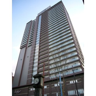 ローレルタワー尼崎の外観