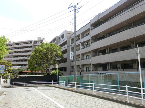 ヒルトップ横浜根岸 セントラルコート-h