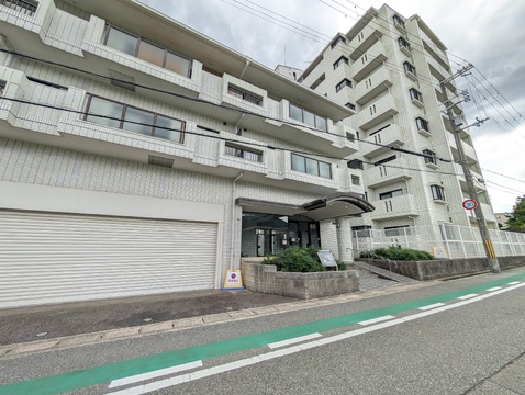 ロイヤルコート逆瀬川