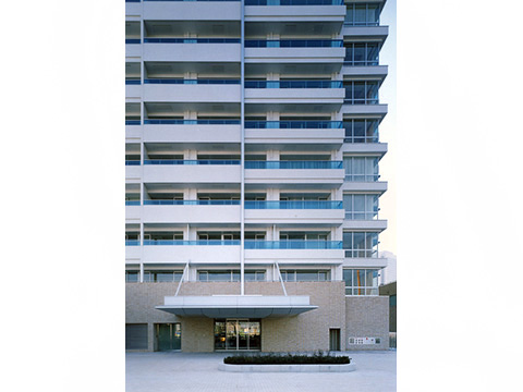 M.M.TOWERS　the　East-h