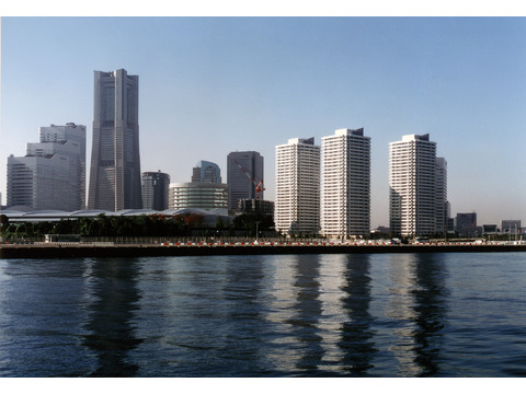 M.M.TOWERS　the　East-h