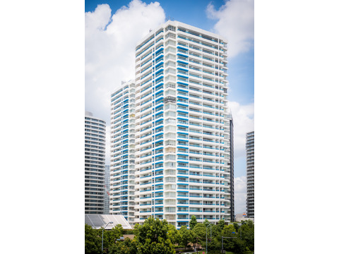 M.M.TOWERS　the　East-h