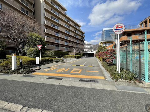シップス本山-h